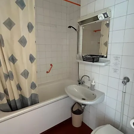 Aranypart בית הארחה